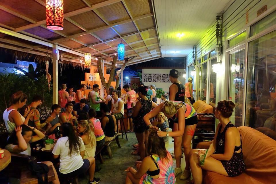 Smile Hostel Koh Phangan Buitenkant foto
